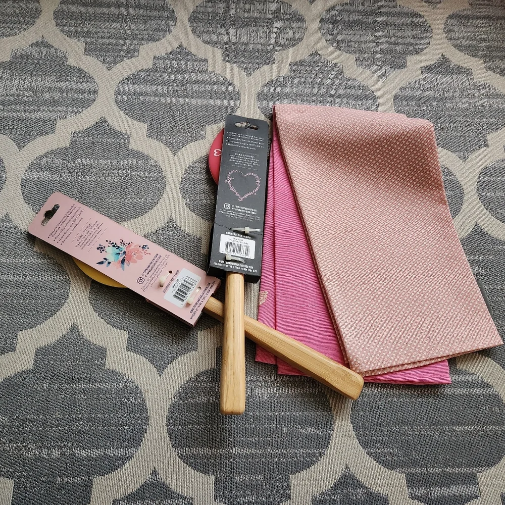 Hallmark Tea towels set 2-pk and Thyme & Table Spatulas x2
